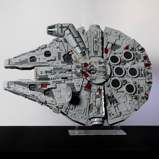 Stand Halcón Milenario UCS